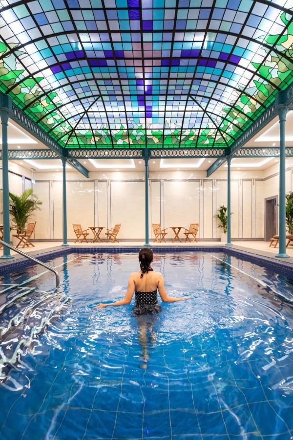 Ensana Buxton Crescent Hotel Exterior photo The swimming pool at the Bath Club